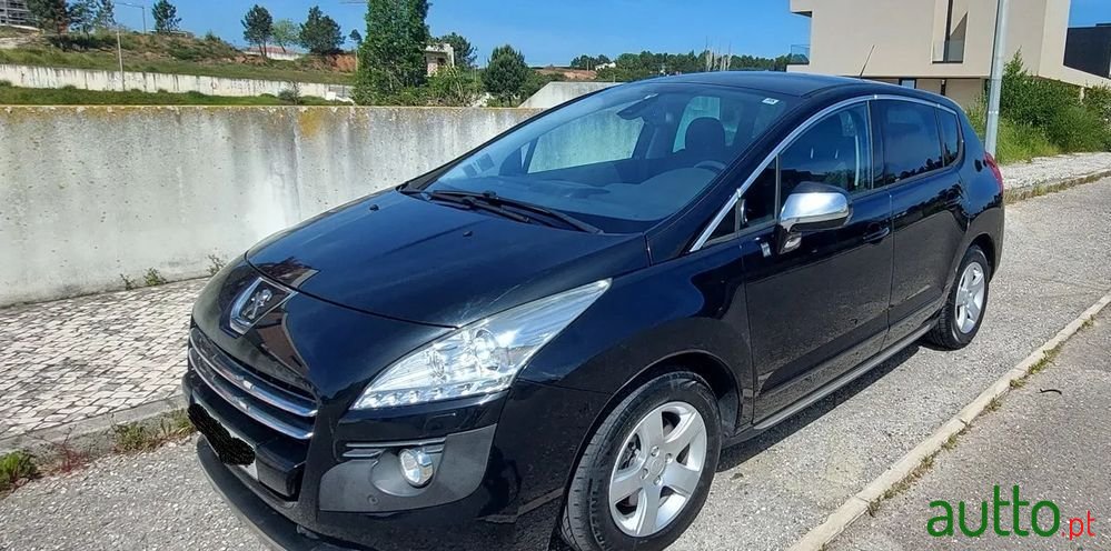 2013' Peugeot 3008 2.0 Hdi Hybrid4 90G photo #1