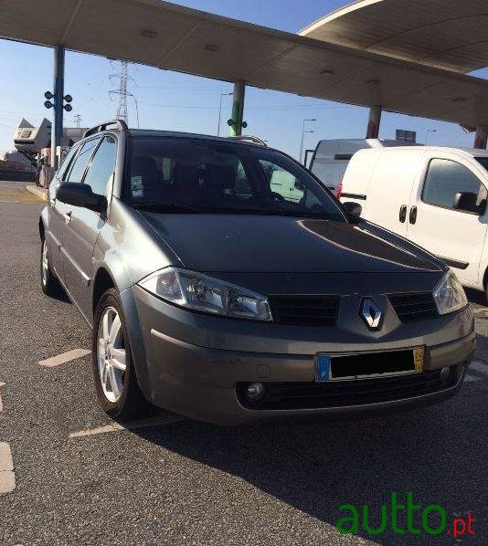 2004' Renault Megane Break photo #1