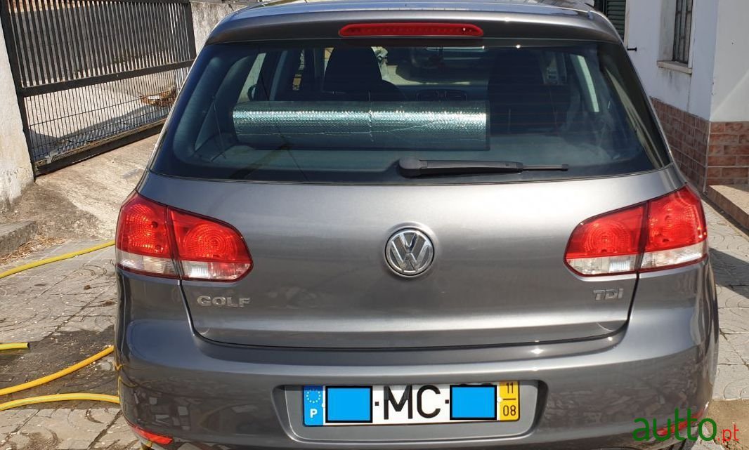 2011' Volkswagen Golf photo #4