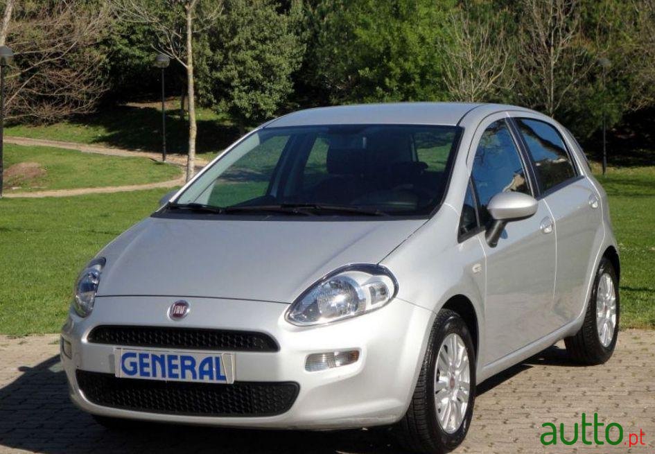 2013' Fiat Punto-Evo photo #1