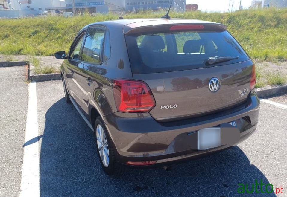 2015' Volkswagen Polo photo #5