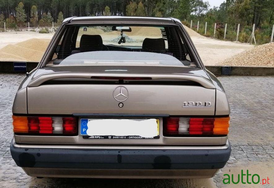 1991' Mercedes-Benz 190 2.0 Diesel photo #3