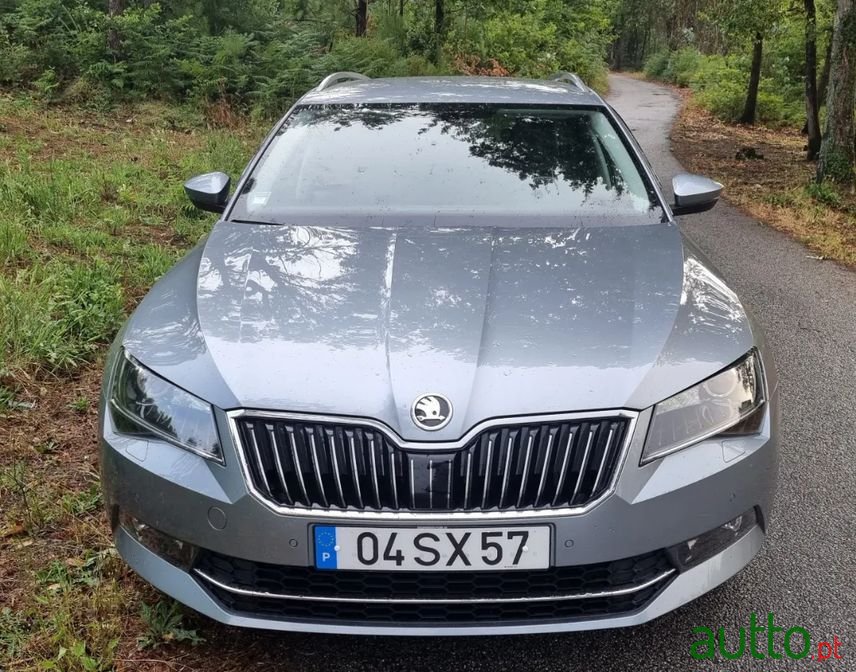 2017' Skoda Superb Break photo #3
