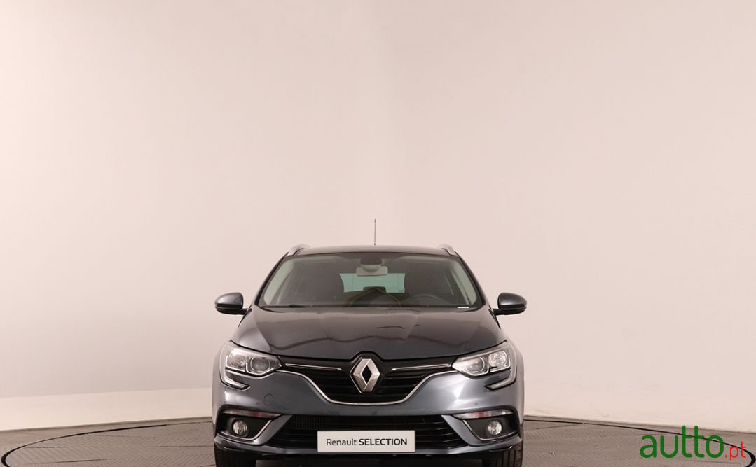 2018' Renault Megane Sport Tourer photo #2