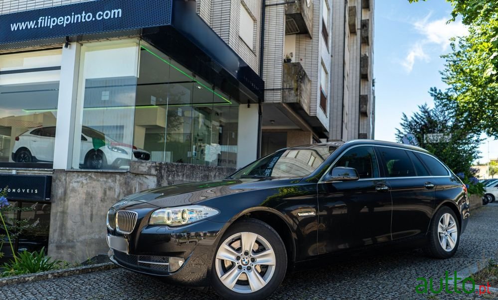 2011' BMW 520 D photo #2