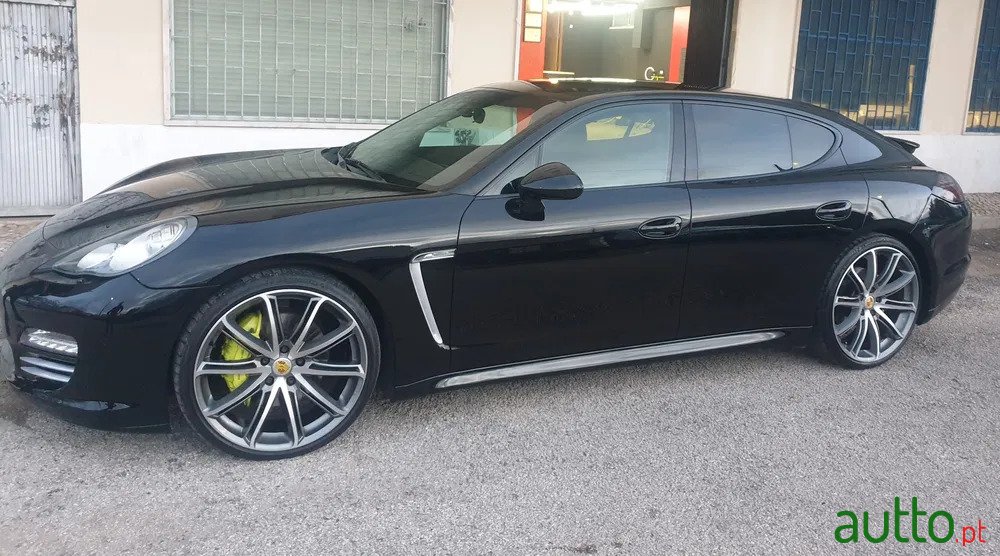 2012' Porsche Panamera photo #3