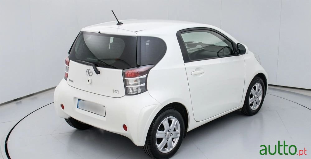 2010' Toyota iQ 1.0 Vvt-I 2 Ep photo #4