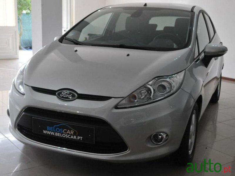 2012' Ford Fiesta 1.6 Tdci Titanium photo #2