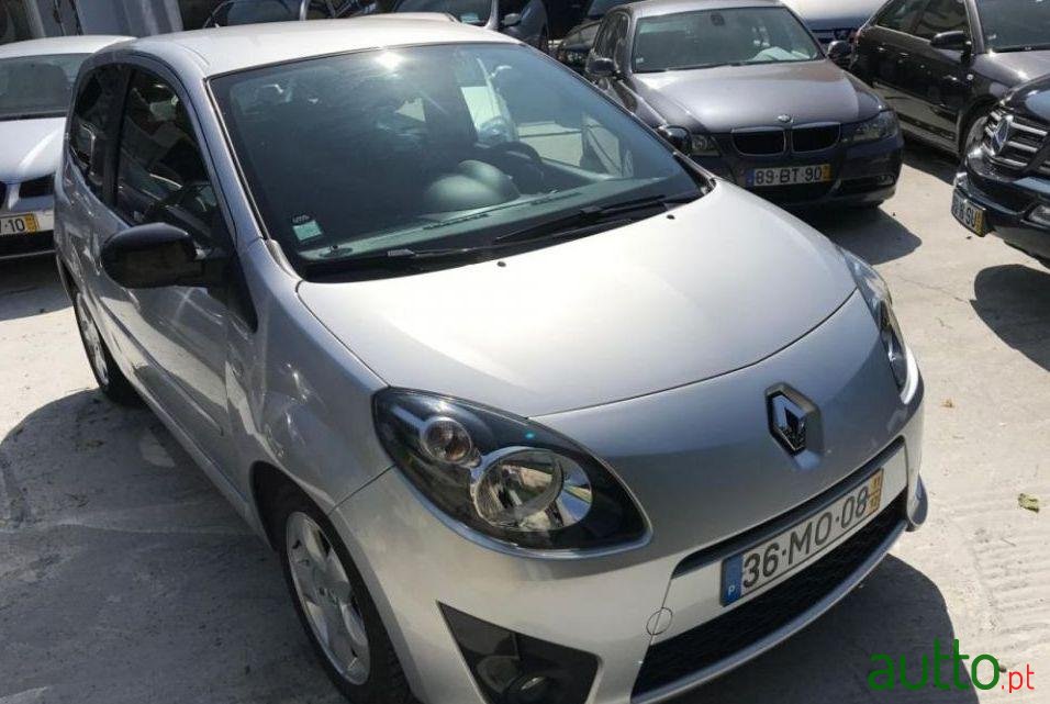2011' Renault Twingo photo #2