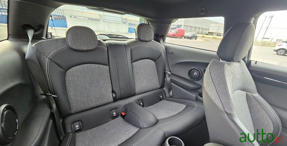 2019' MINI Cooper S photo #3