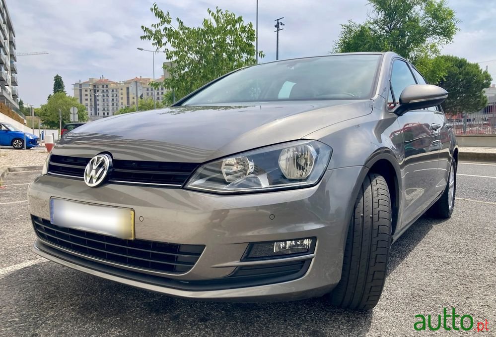 2015' Volkswagen Golf photo #3