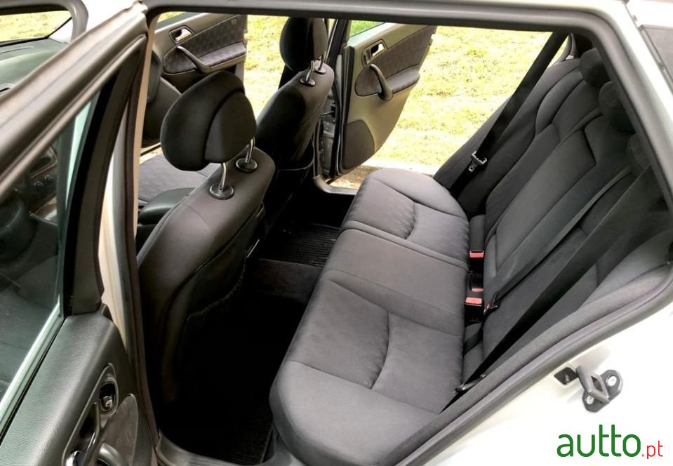 2001' Mercedes-Benz C-220 photo #6