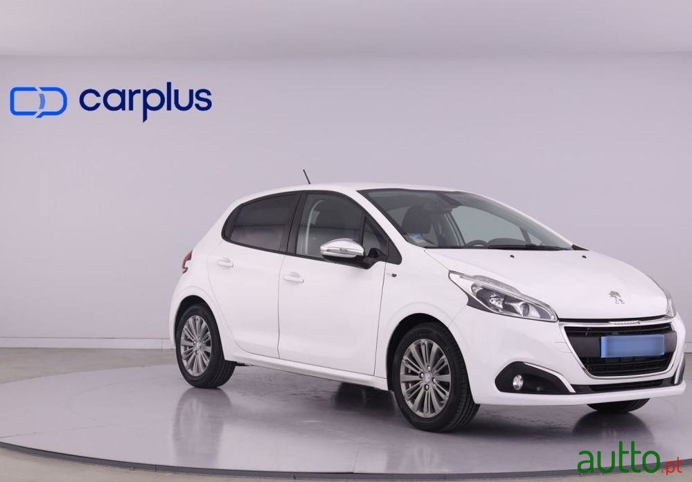 2017' Peugeot 208 photo #2