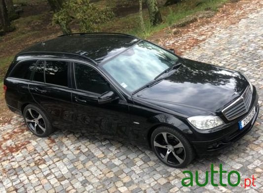 2010' Mercedes-Benz C-220 Blueefficiency photo #3