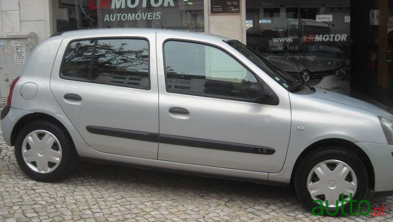 2004' Renault Clio 1.2 Dynamique photo #1