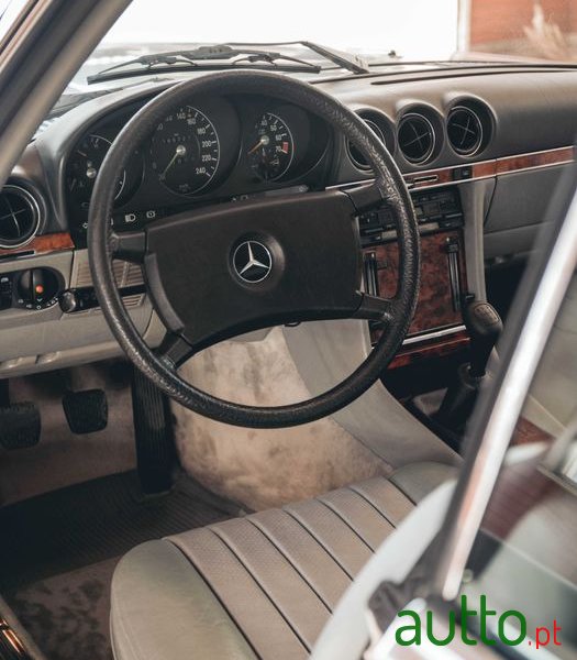1982' Mercedes-Benz photo #2