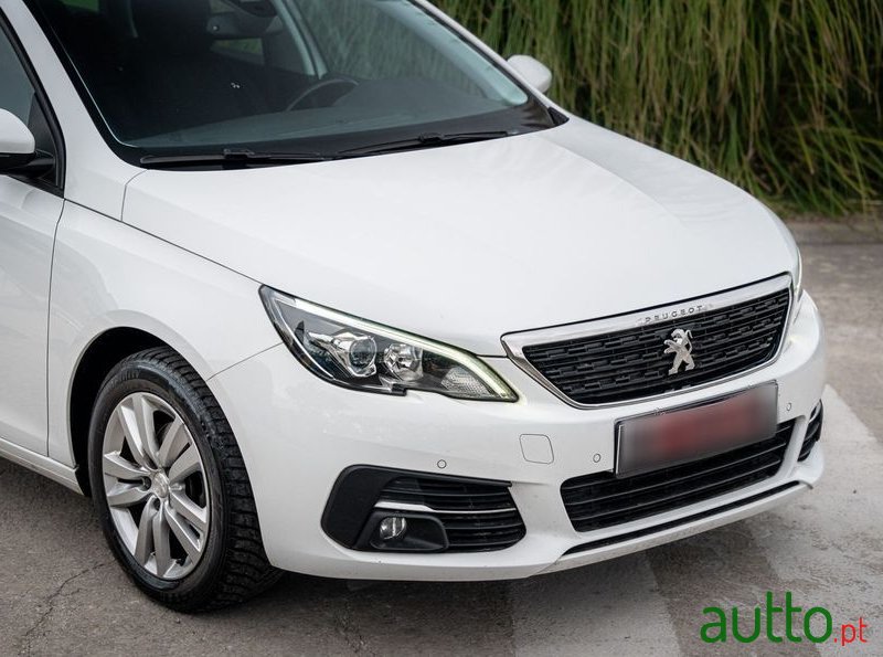2020' Peugeot 308 Sw photo #2