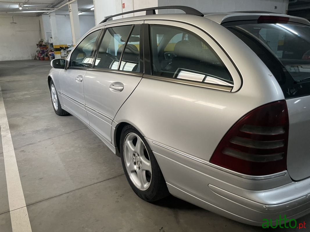 2002' Mercedes-Benz C-220 photo #2