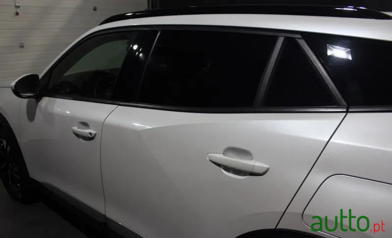 2021' Peugeot 2008 photo #4