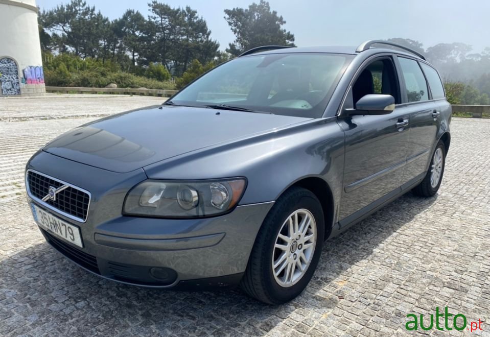 2005' Volvo V50 1.6-D photo #1