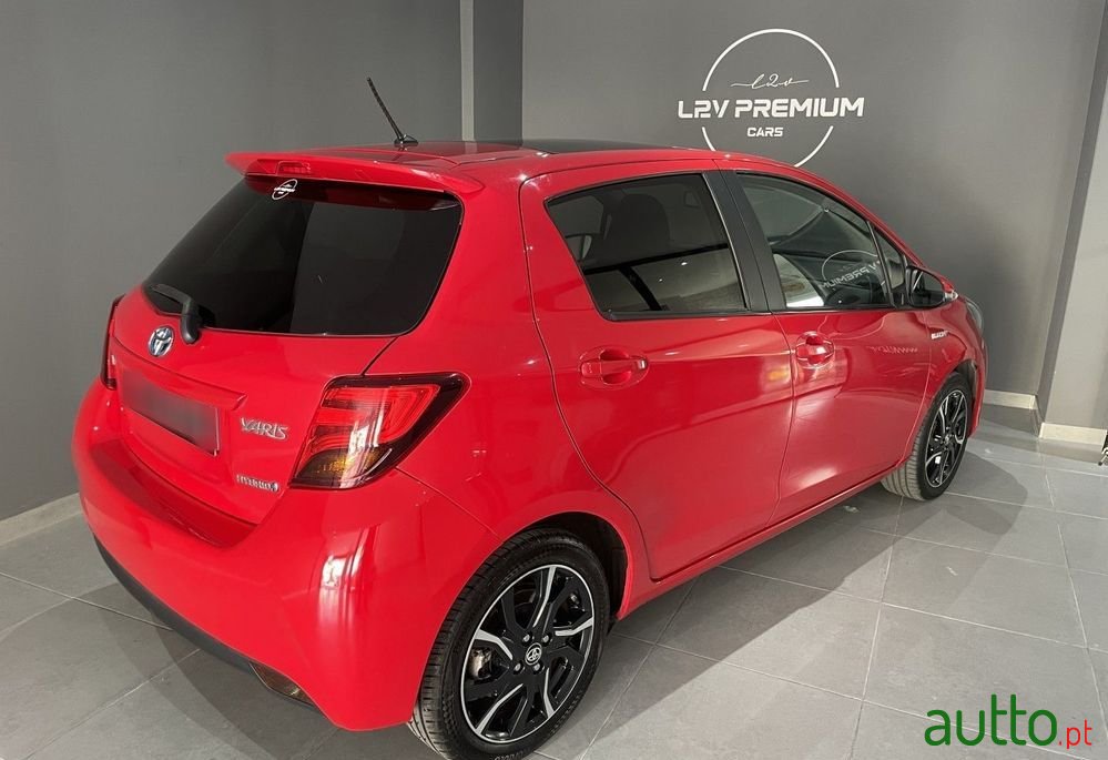 2016' Toyota Yaris photo #5