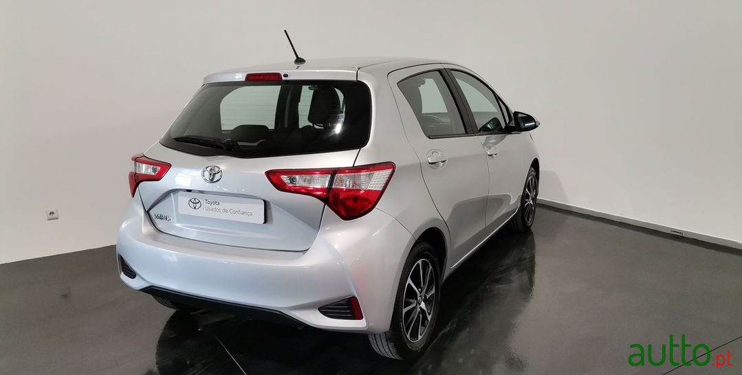 2020' Toyota Yaris photo #2