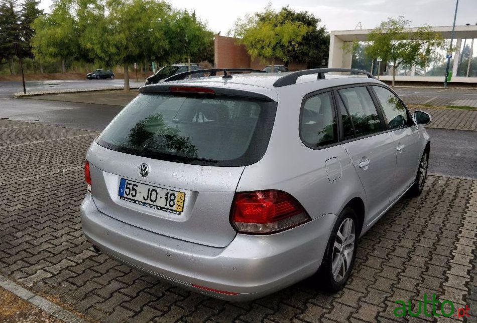 2010' Volkswagen Golf Variant photo #1