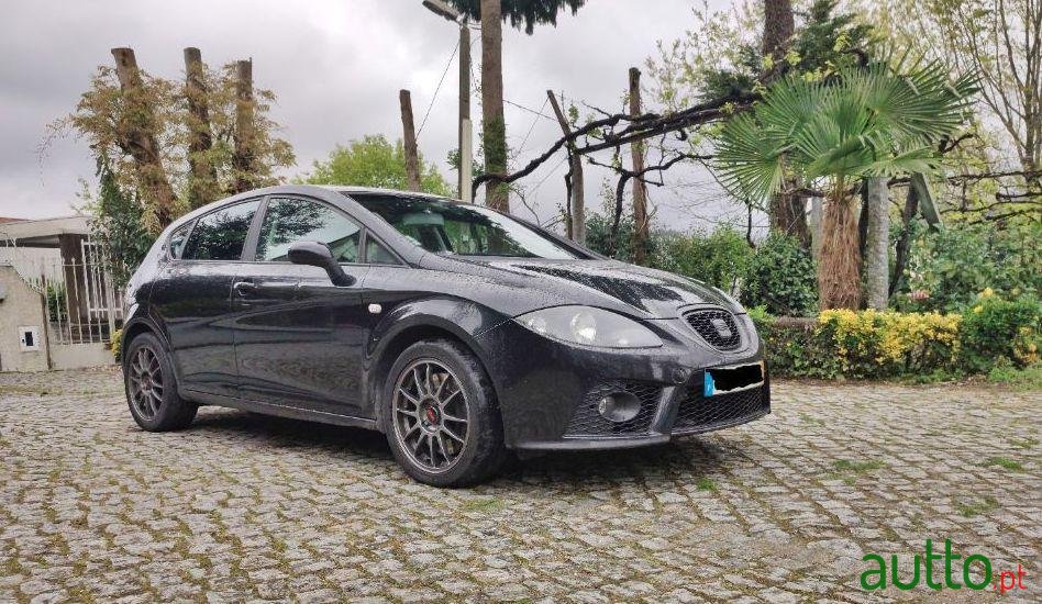 2006' SEAT Leon photo #1