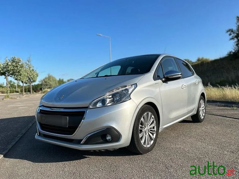 2018' Peugeot 208 photo #2