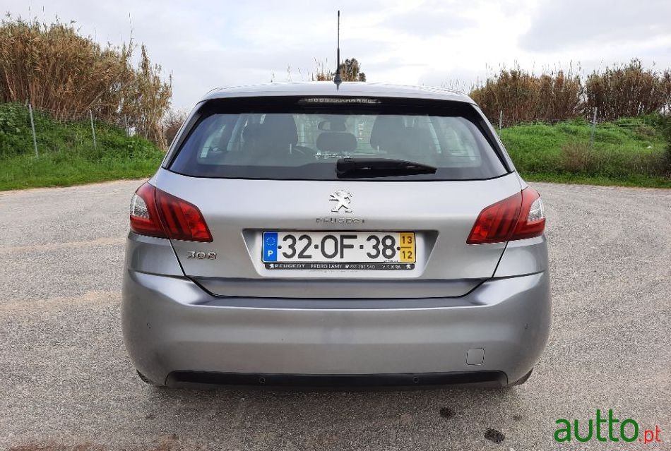 2013' Peugeot 308 photo #2