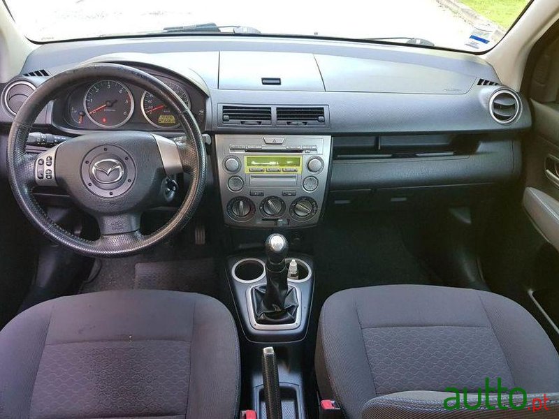 2004' Mazda 2 1.4Hdi photo #5