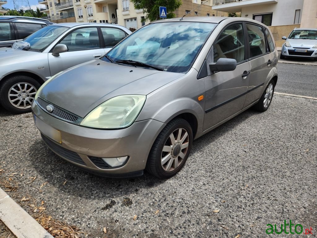 2004' Ford Fiesta photo #2