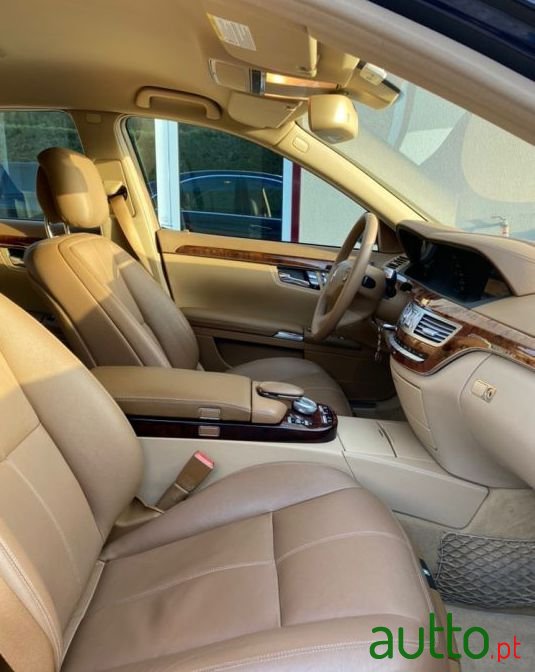 2006' Mercedes-Benz S-320 photo #5