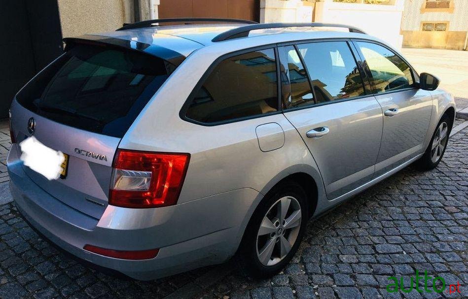 2014' Skoda Octavia Break photo #3