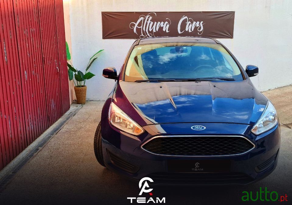 2015' Ford Focus photo #2