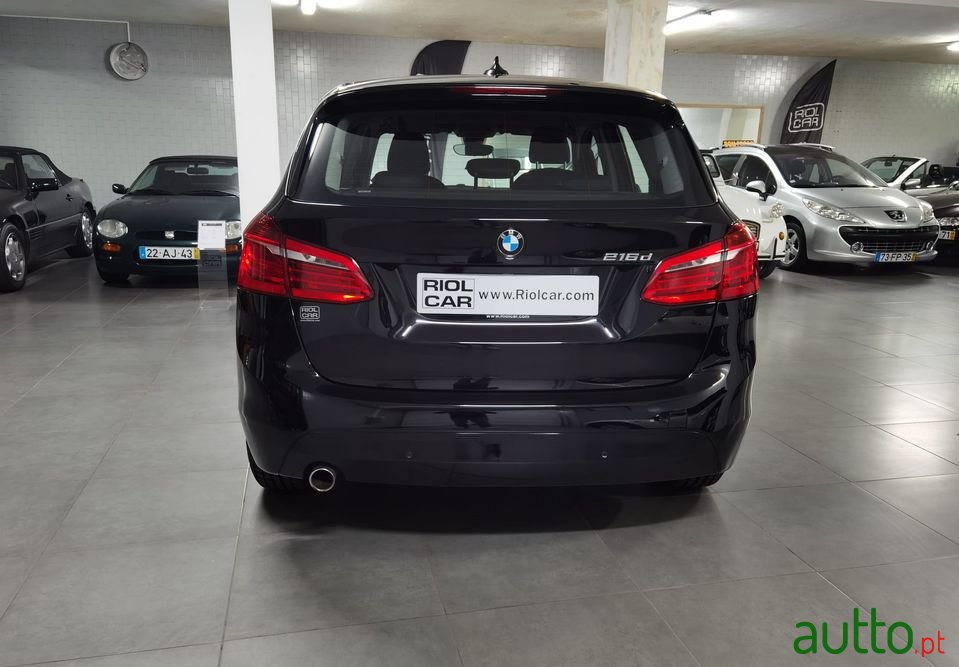 2016' BMW 216 Active Tourer photo #5