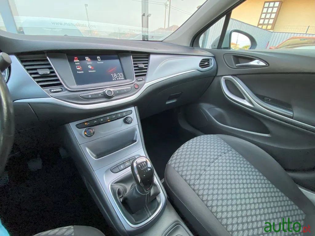 2017' Opel Astra Sports Tourer photo #6