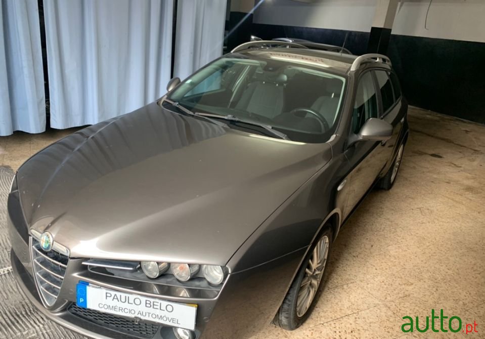 2010' Alfa Romeo 159 Sportwagon photo #2