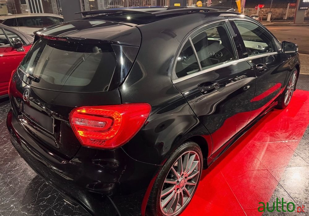 2013' Mercedes-Benz Classe A photo #4