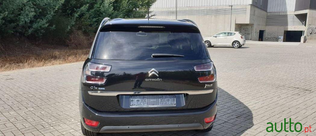2014' Citroen C4 Grand Picasso photo #4