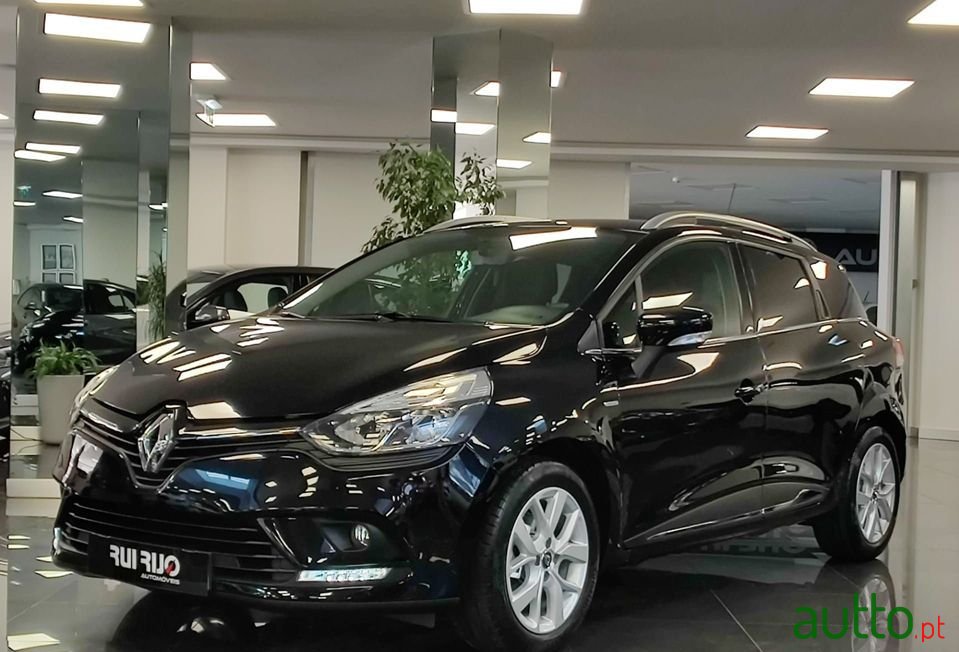 2020' Renault Clio Sport Tourer photo #1