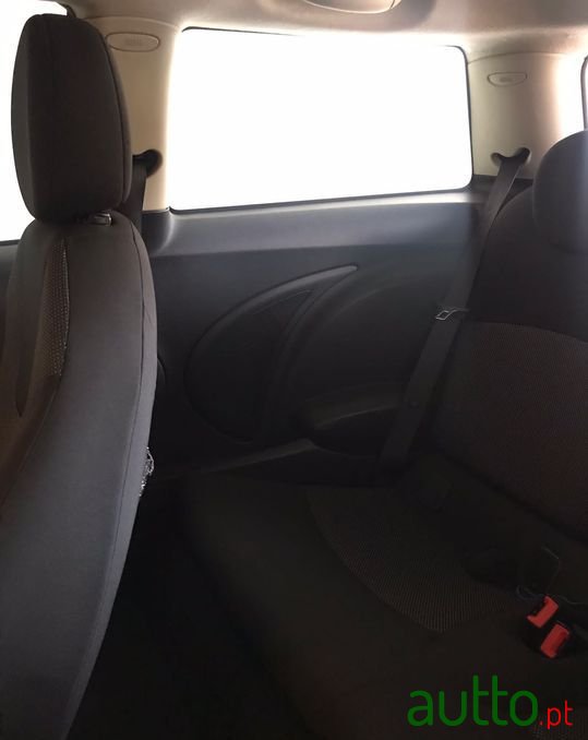 2010' MINI One photo #5