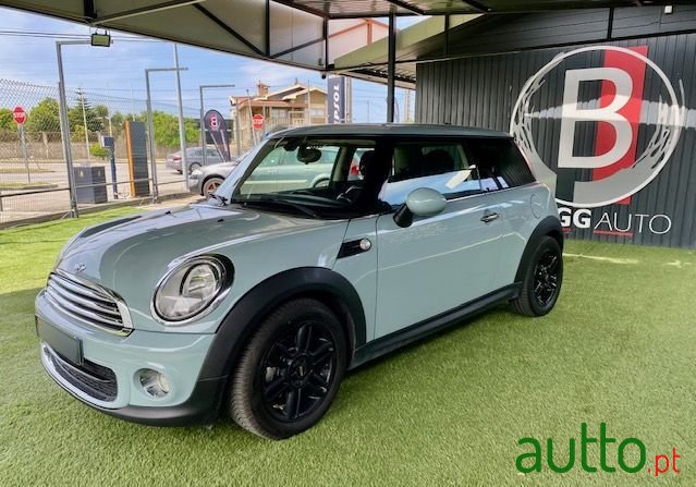 2013' MINI Cooper photo #3