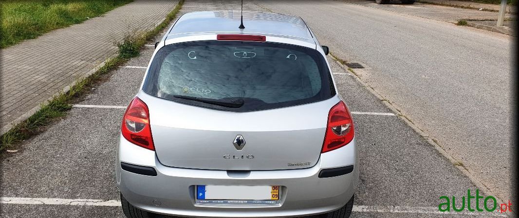 2006' Renault Clio photo #5