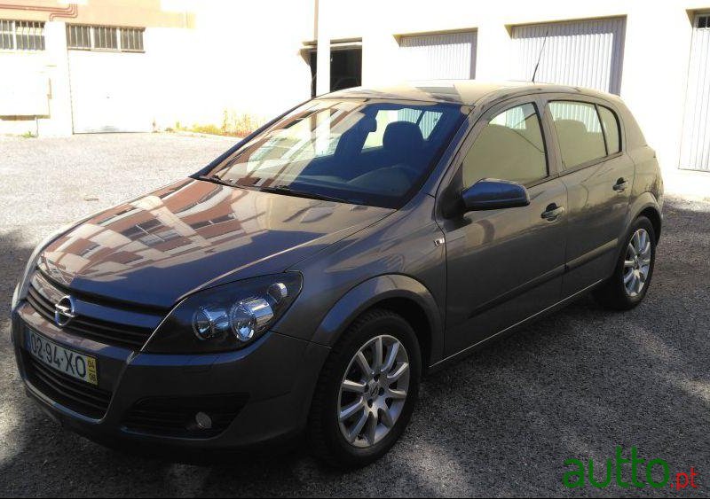 2004' Opel Astra 1.4 Elegance photo #1