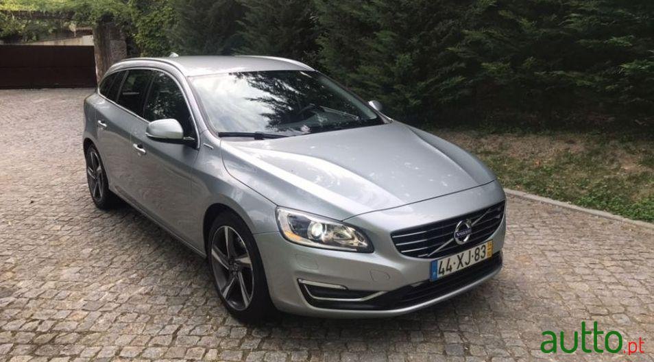 2014' Volvo V60 D6 Plug In Hybrid photo #2