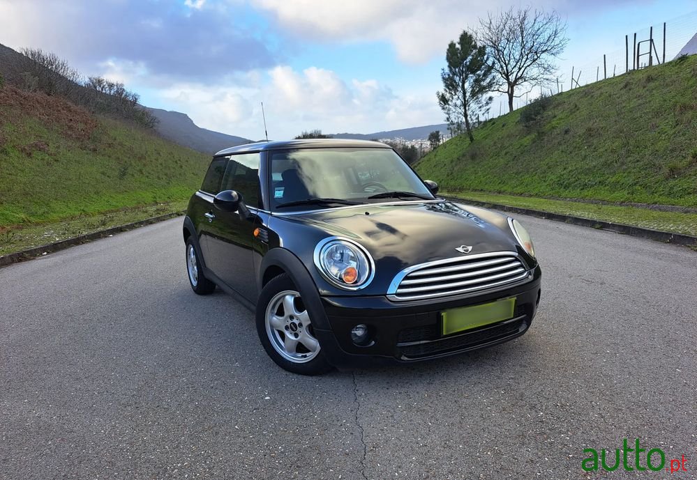 2009' MINI Cooper D 3 Portas photo #2