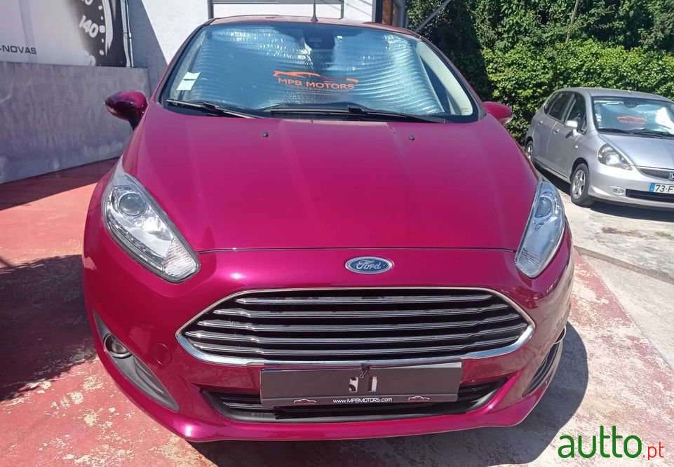 2012' Ford Fiesta photo #1