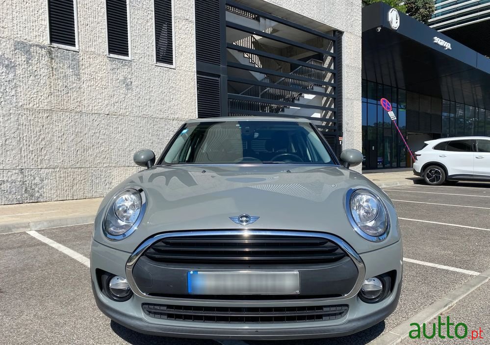 2018' MINI Clubman One D Aut. photo #2