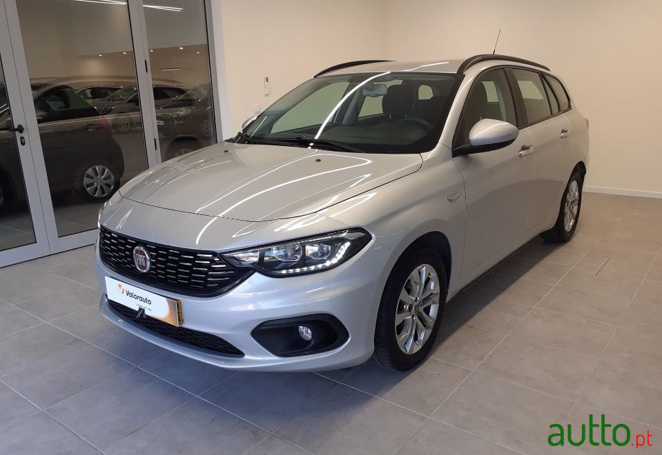 2019' Fiat Tipo Station Wagon photo #2